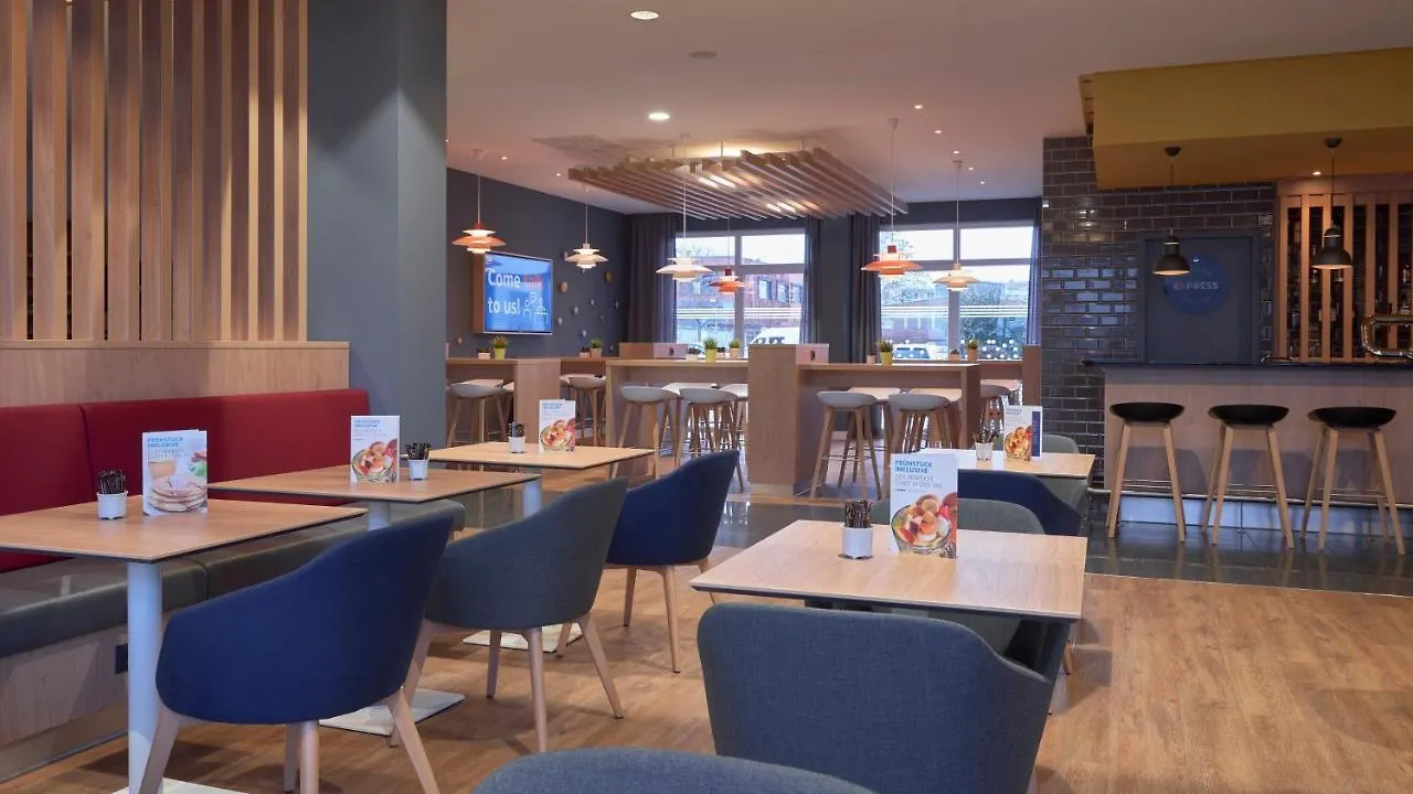 *** Szálloda Holiday Inn Express Frankfurt Messe By Ihg Frankfurt am Main Németország
