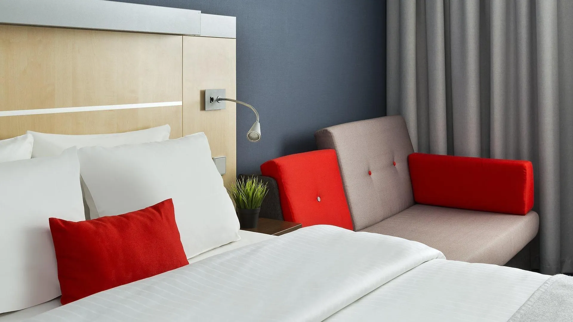 Holiday Inn Express Frankfurt Messe By Ihg Frankfurt am Main 3*,