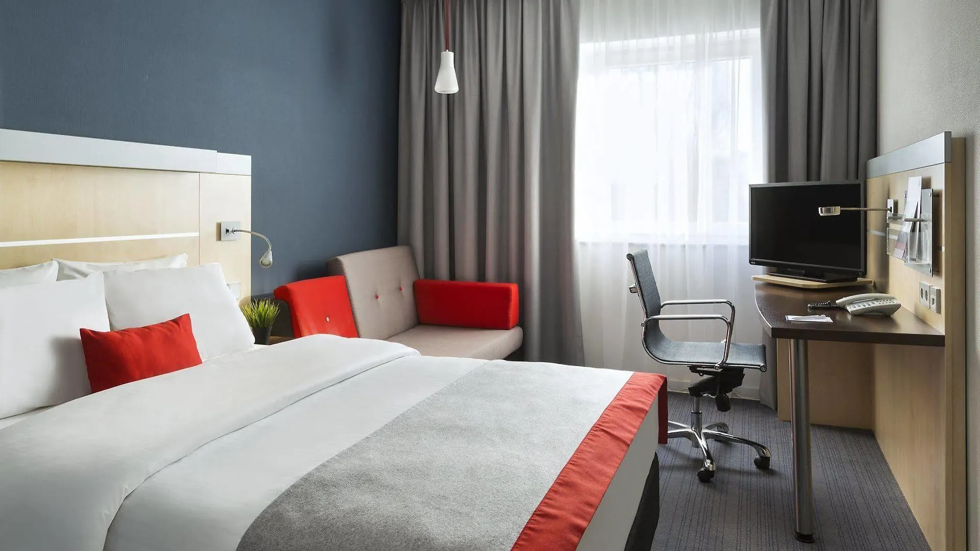 Holiday Inn Express Frankfurt Messe By Ihg Frankfurt am Main Hotel