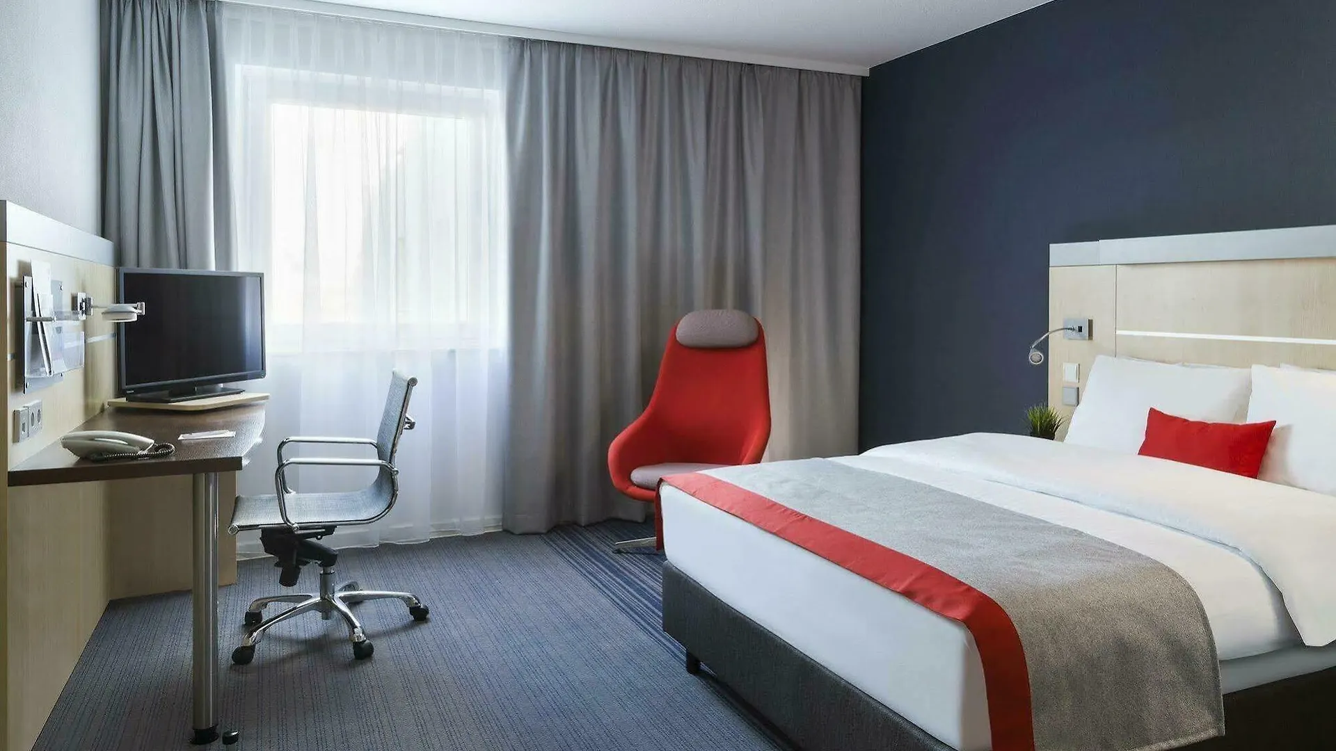 Holiday Inn Express Frankfurt Messe By Ihg Frankfurt nad Mohanem 3*,
