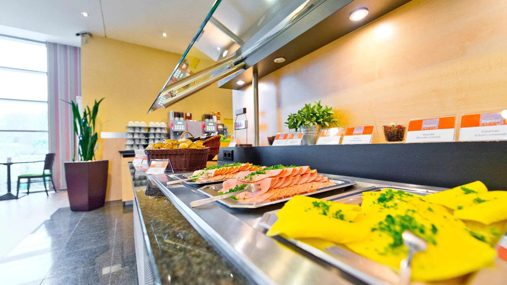 Hotel Holiday Inn Express Frankfurt Messe By Ihg Frankfurt am Main