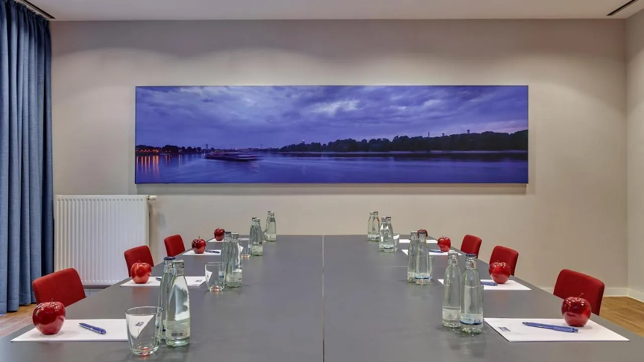 Hotel Holiday Inn Express Frankfurt Messe By Ihg Frankfurt am Main